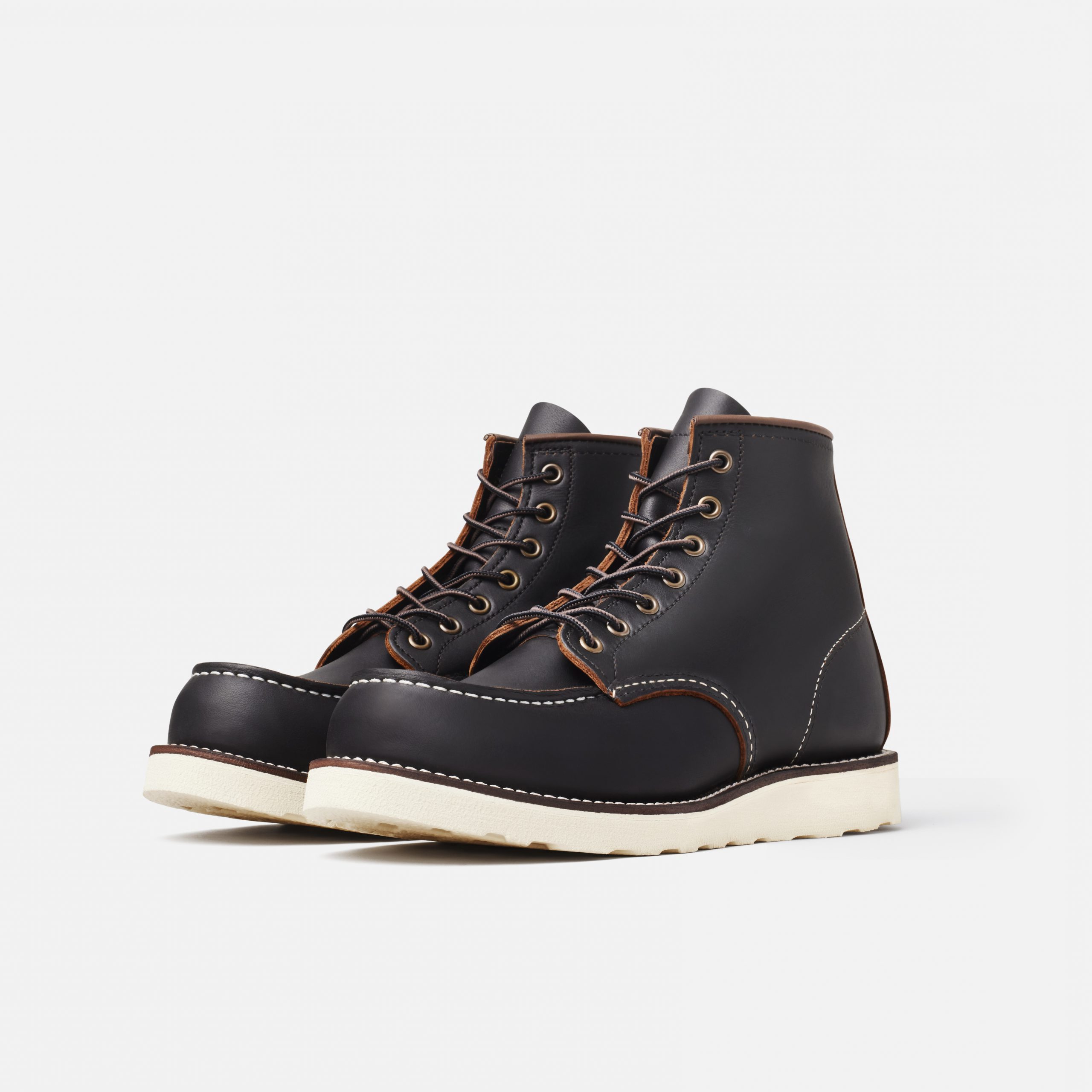 Red Wing Moc Toe 8849 in Black Prairie